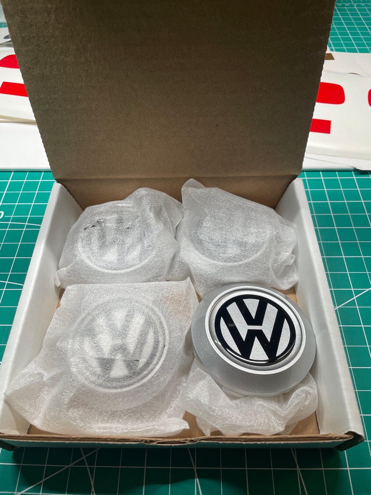 Clearance - 16", 17", 18" and 15x8" VW: silver - silver - black